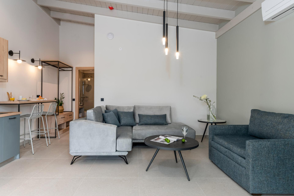 Akrotiri Suites