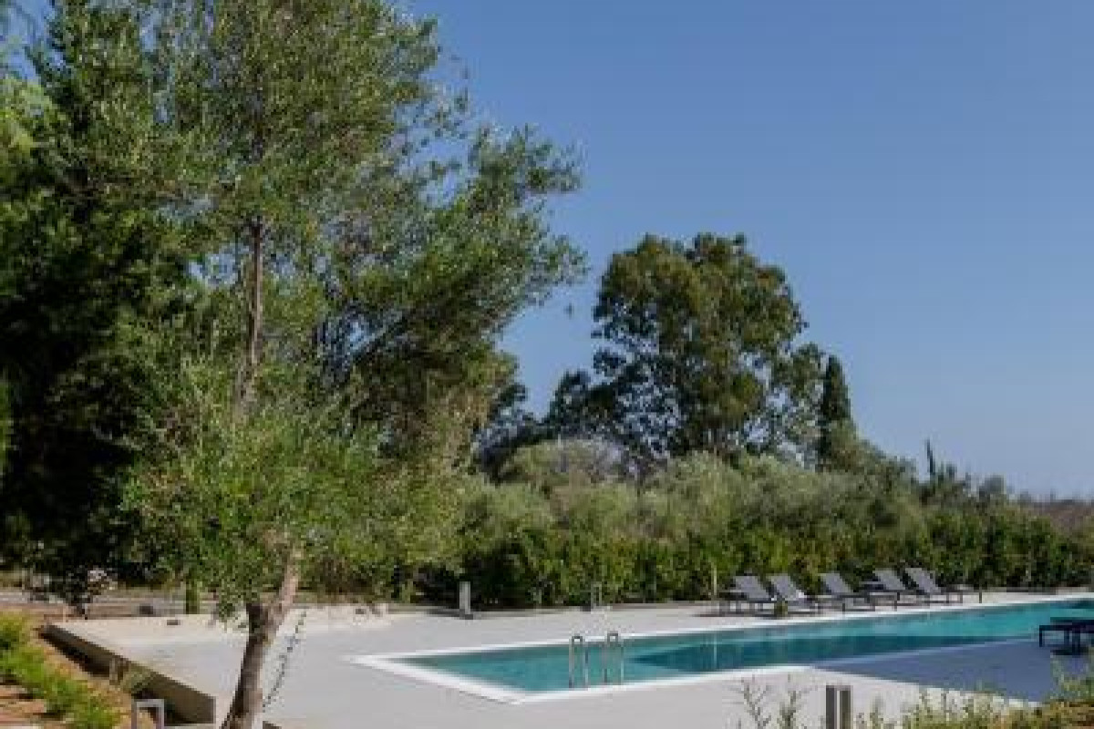 Akrotiri Suites