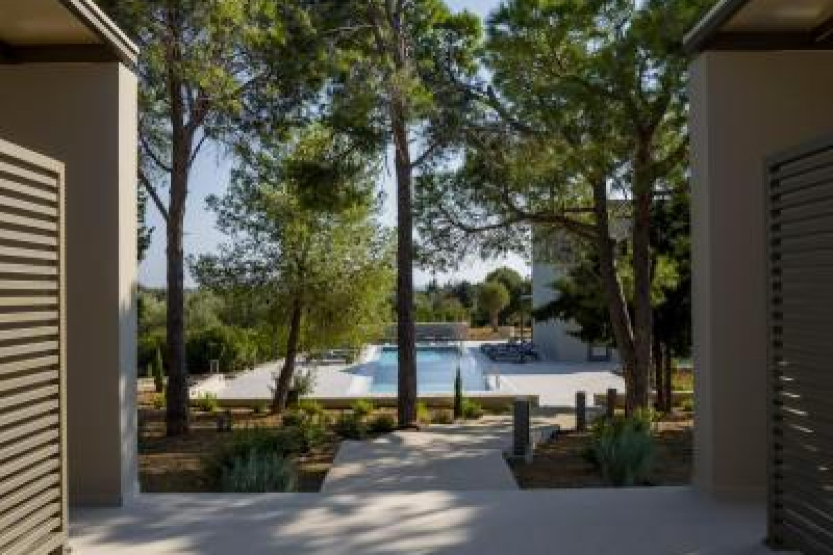 Akrotiri Suites