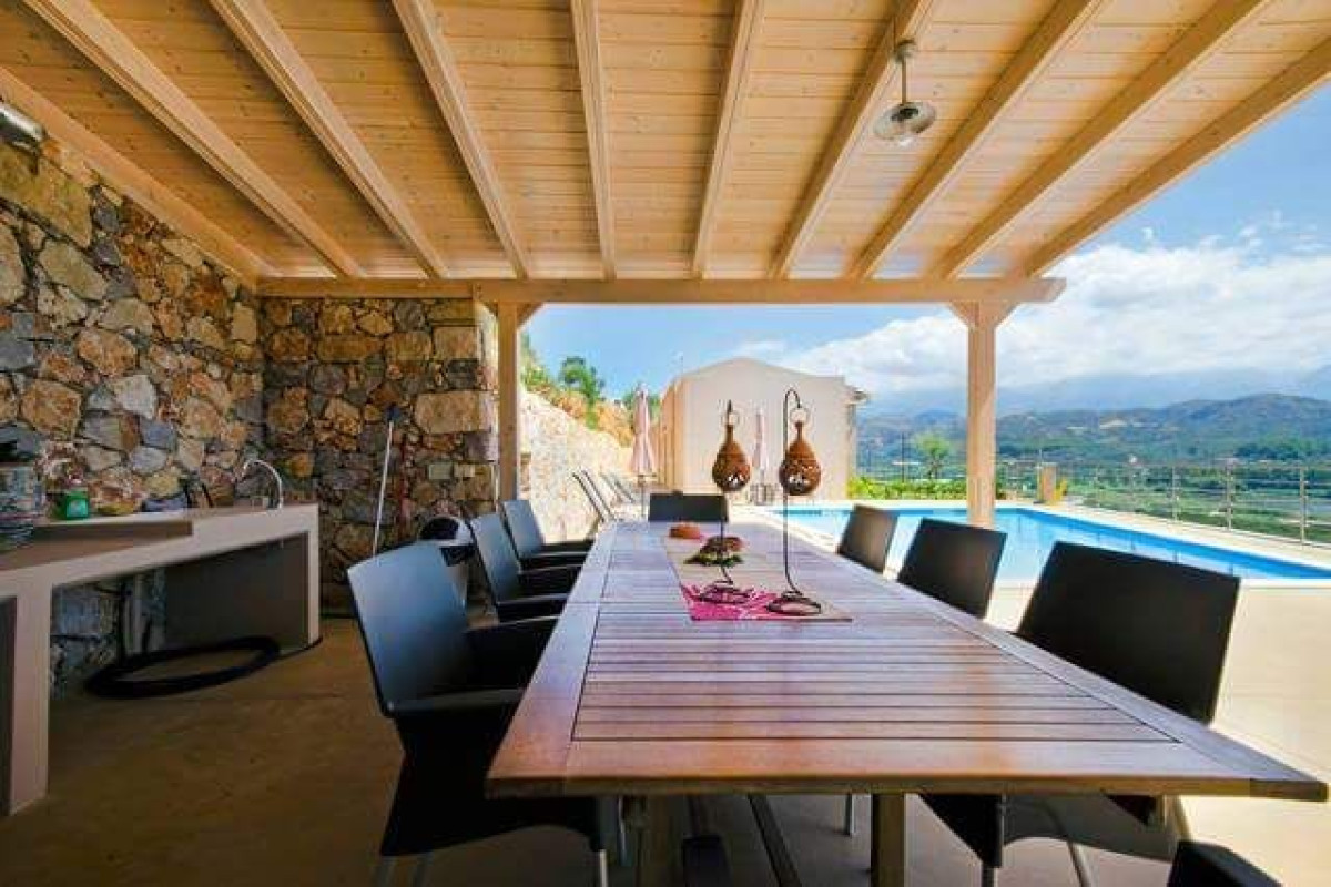 Aksos Suites Accessible Accommodation
