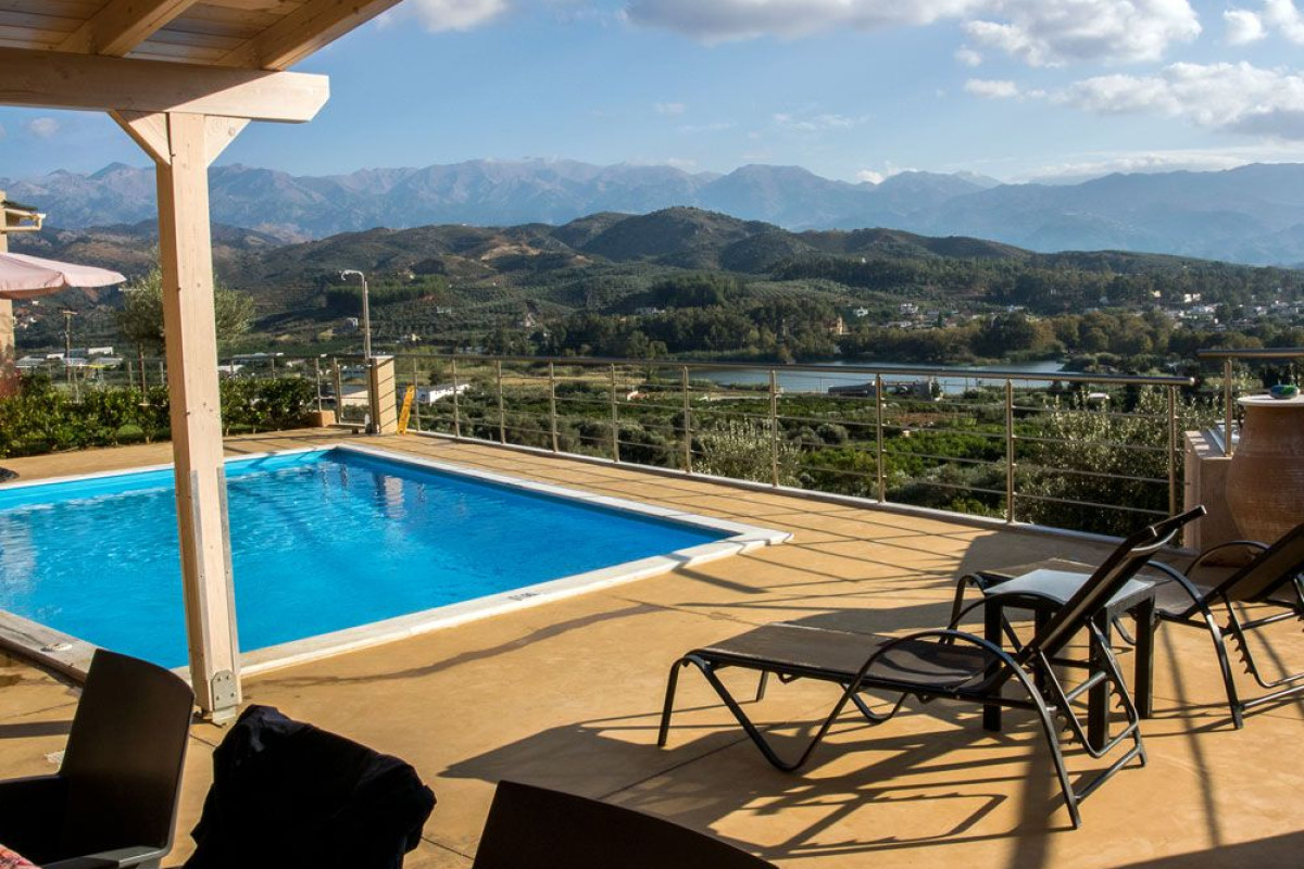 Aksos Suites Accessible Accommodation