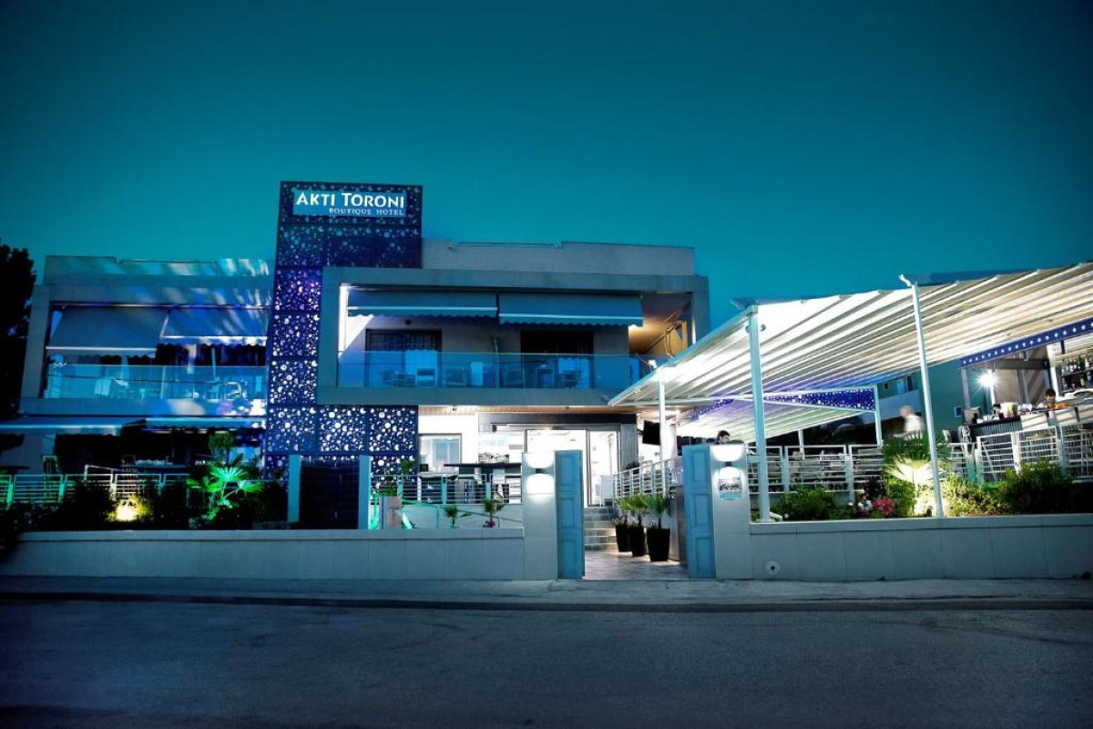 Akti Toroni Boutique