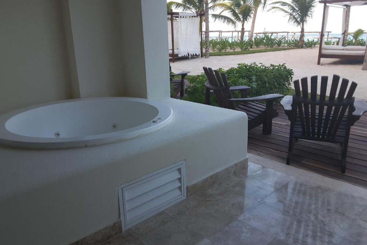Akumal Bay Beach & Wellness Resort