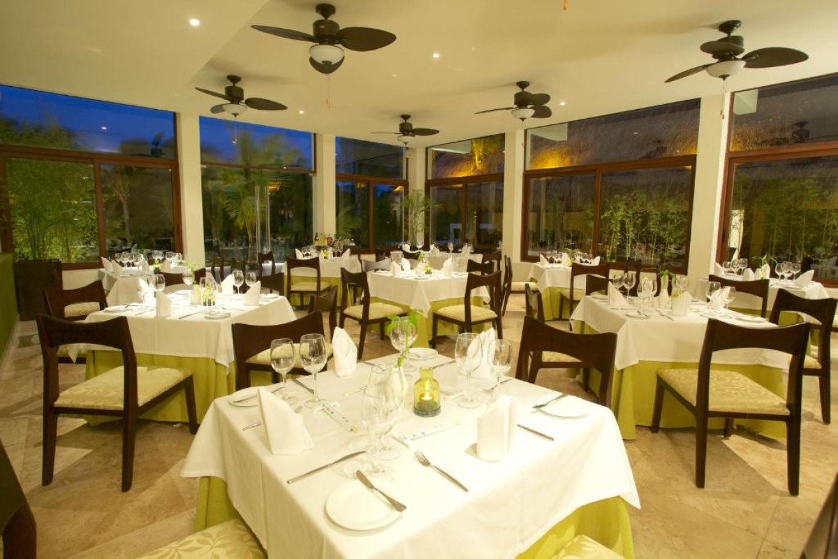 Akumal Bay Beach & Wellness Resort