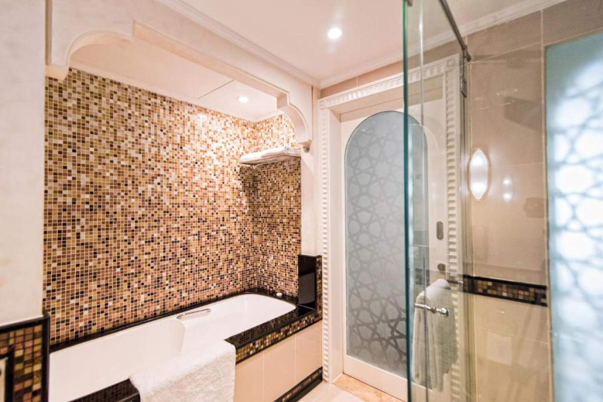 Al Habtoor Grand Resort, Autograph Collection