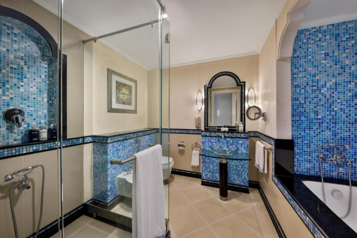 Al Habtoor Grand Resort, Autograph Collection