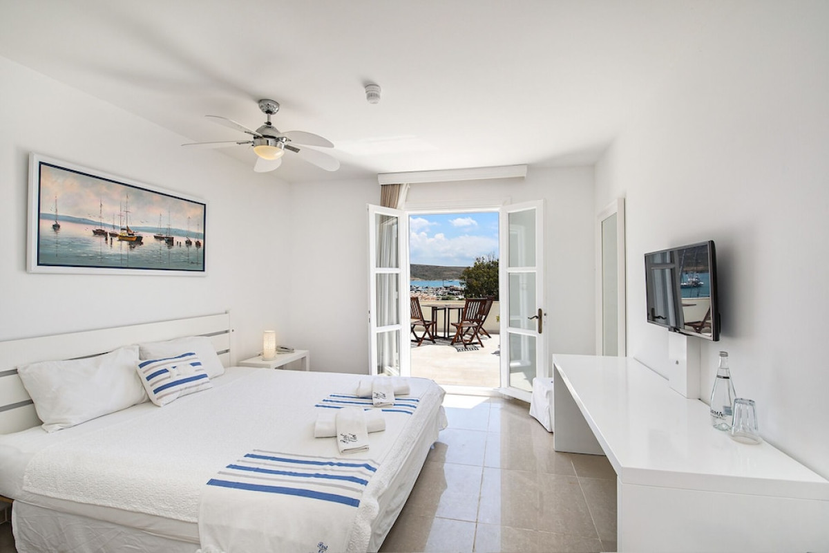 Alacati Port Hotel
