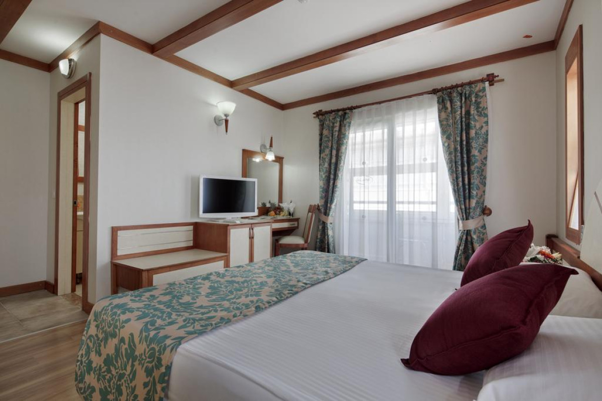 ALAIYE KLEOPATRA HOTEL