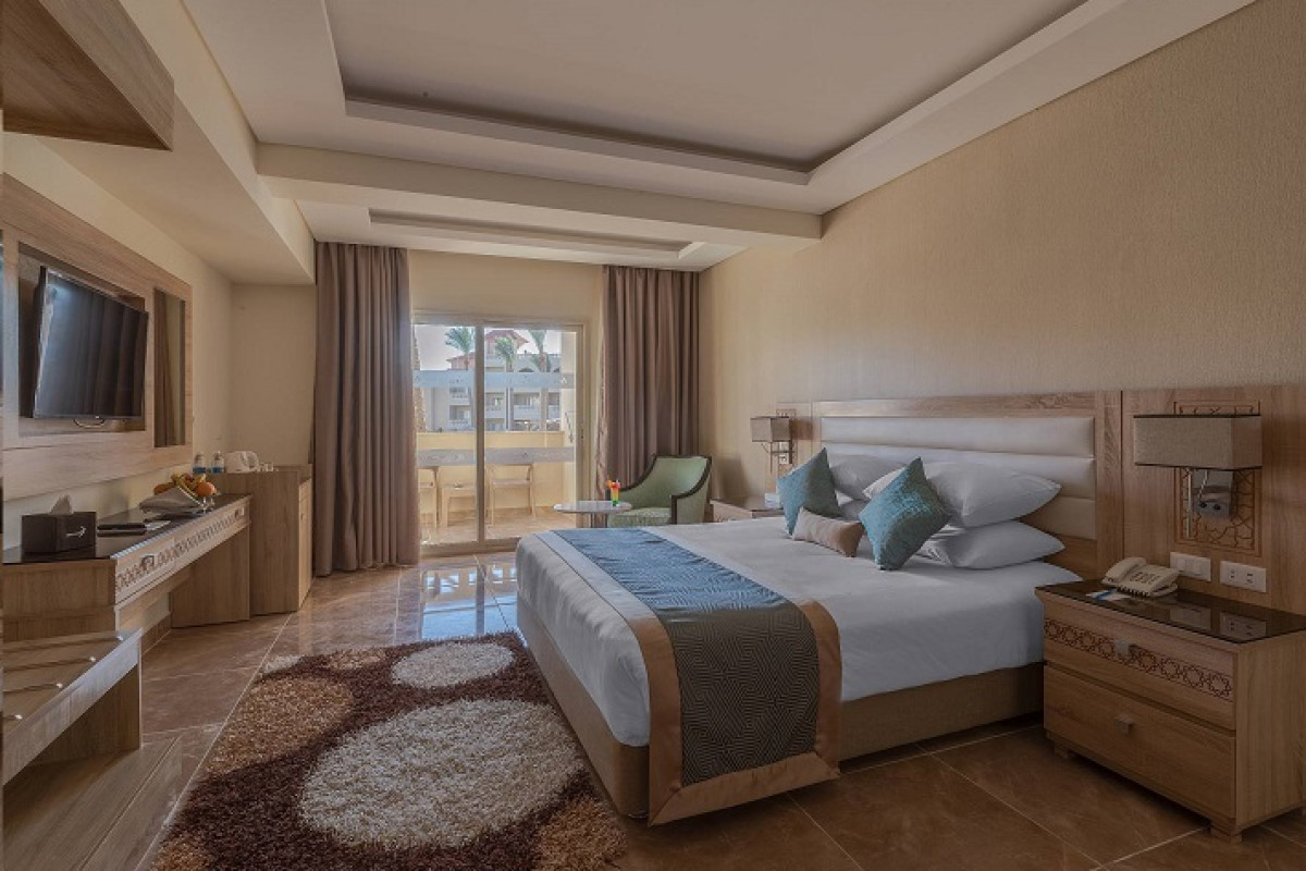 ALBATROS AQUA BLUE RESORT