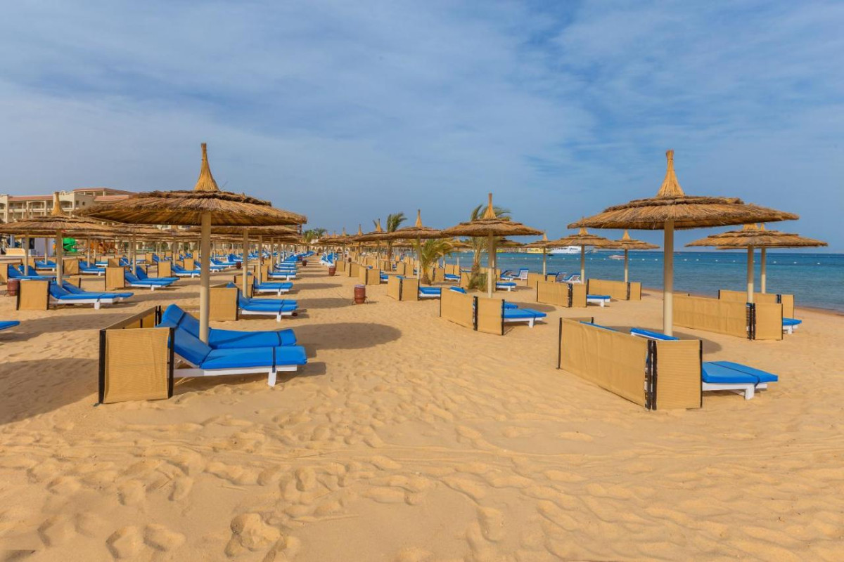 ALBATROS WHITE BEACH RESORT HOTEL