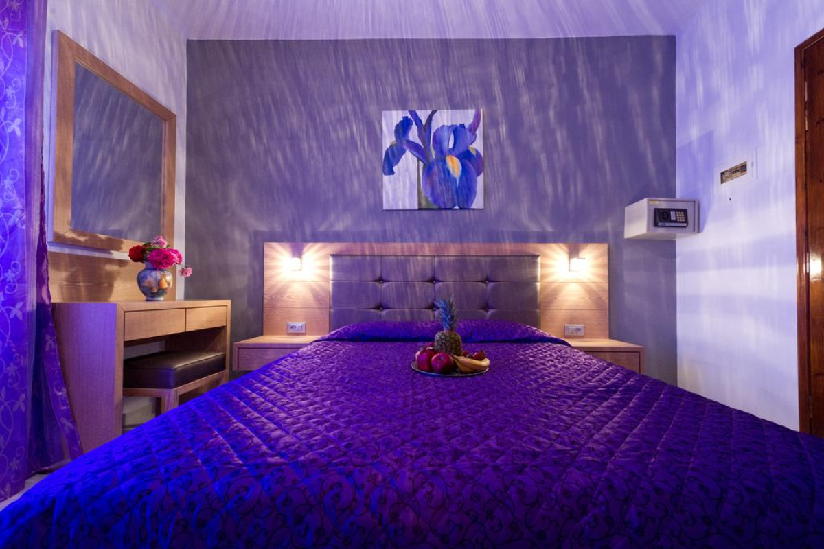 Aleka's Apartments