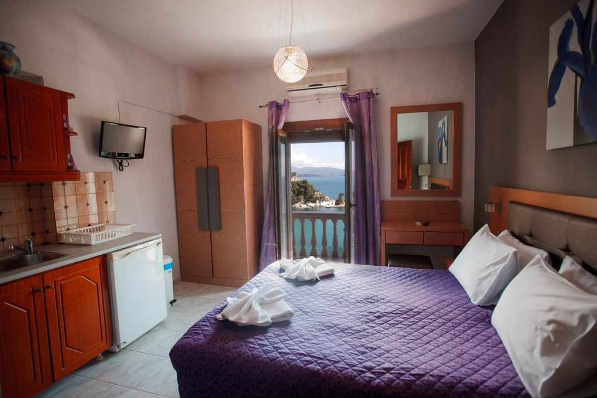 Aleka's Apartments