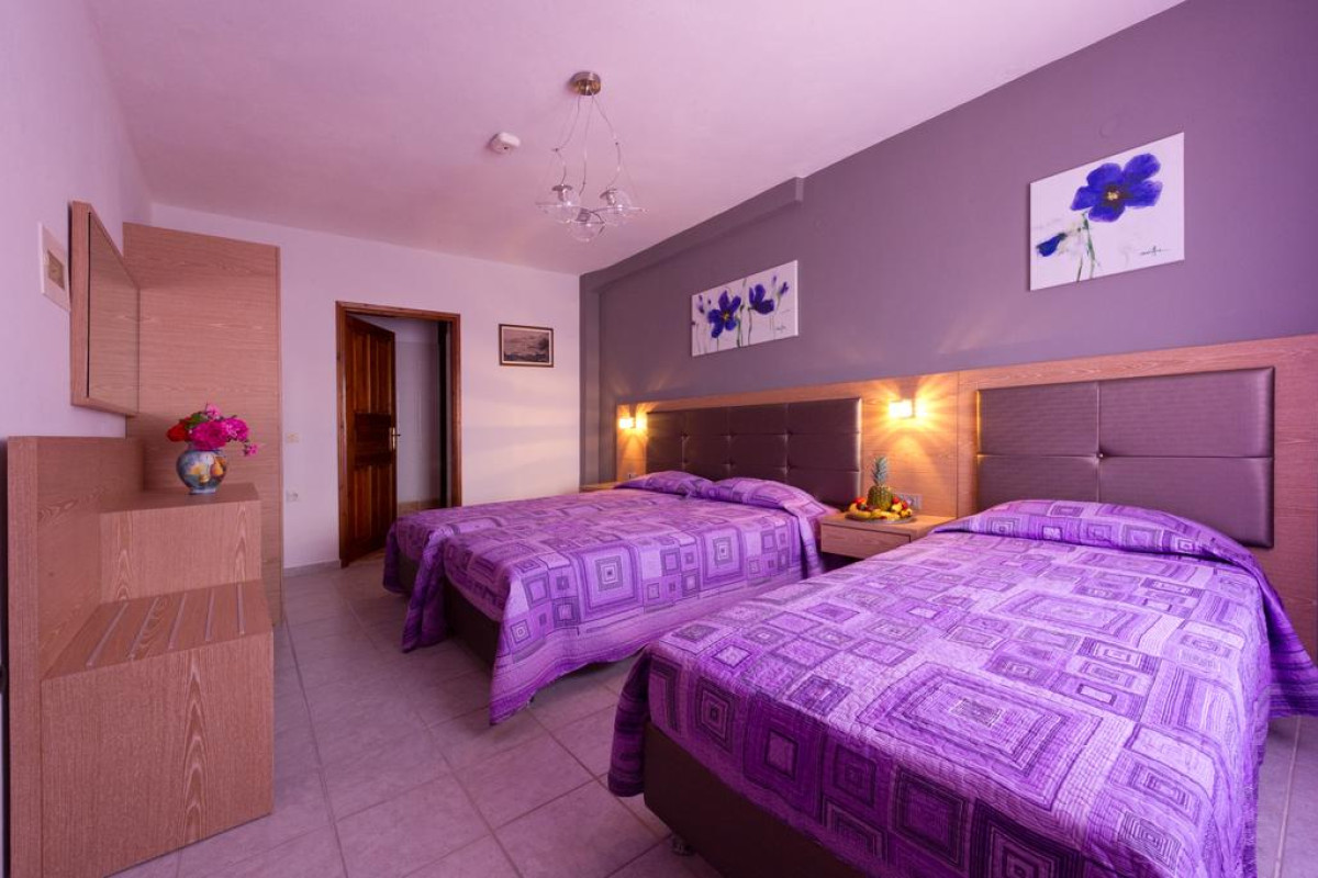 Aleka's Apartments