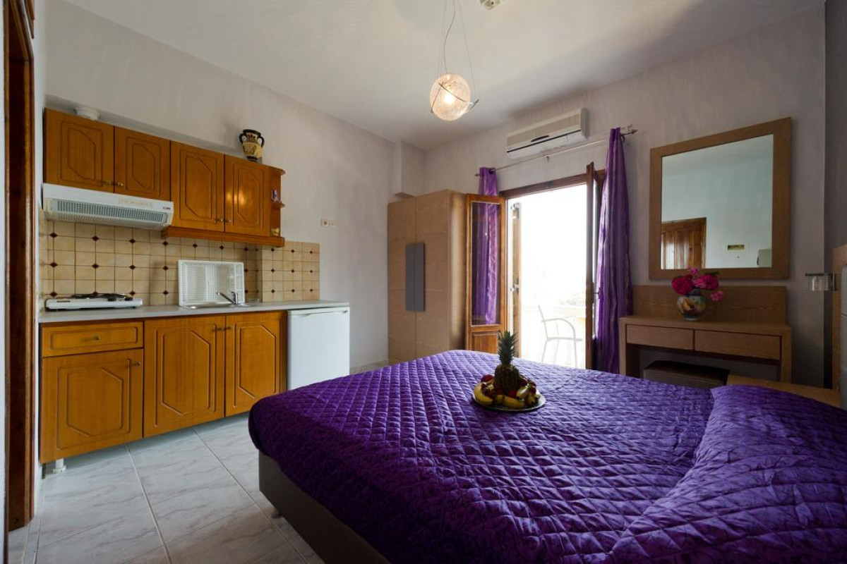 Aleka's Apartments