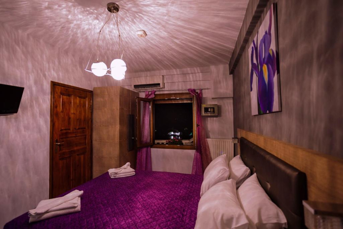 Aleka's Apartments