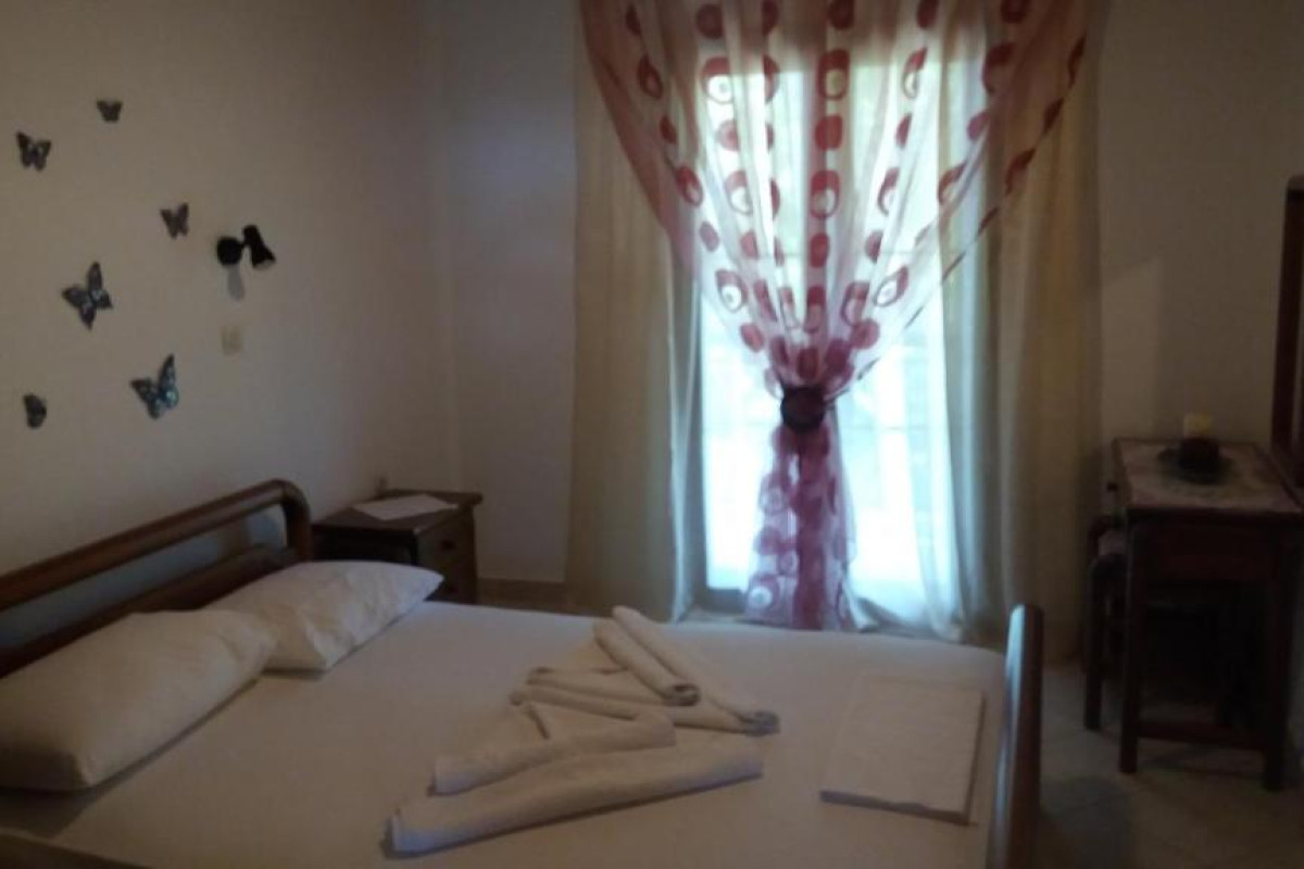 Alekos Rooms and Apartments