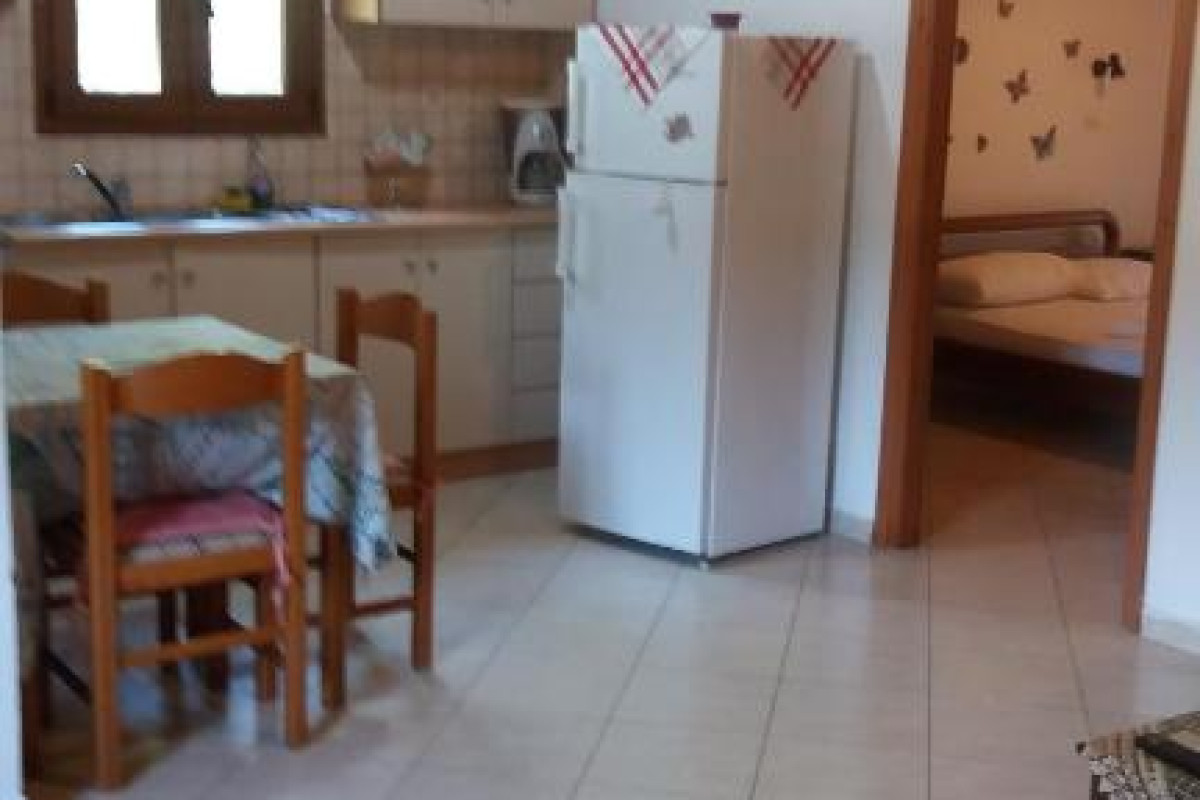 Alekos Rooms and Apartments