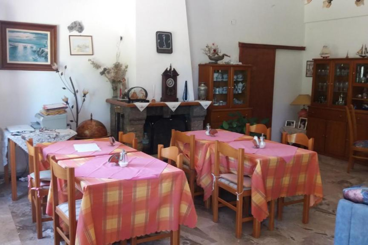 Alekos Rooms and Apartments