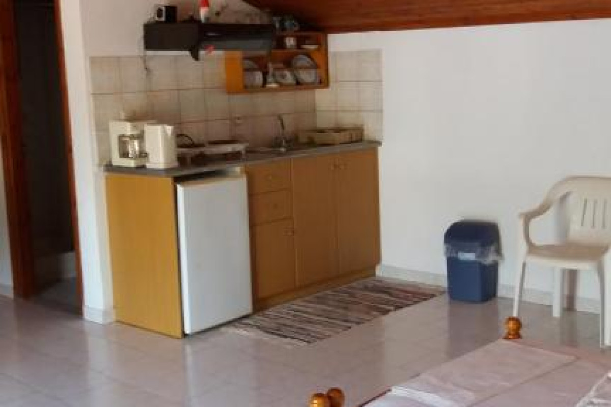 Alekos Rooms and Apartments