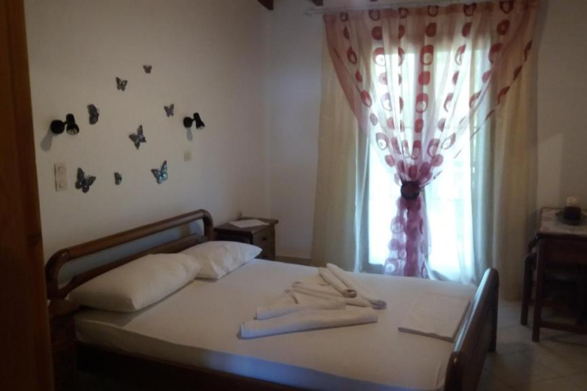 Alekos Rooms and Apartments