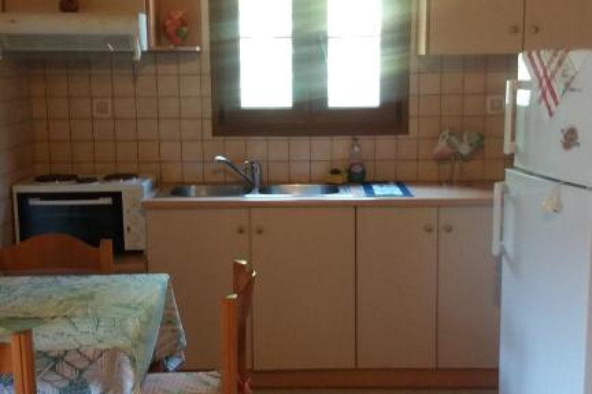 Alekos Rooms and Apartments