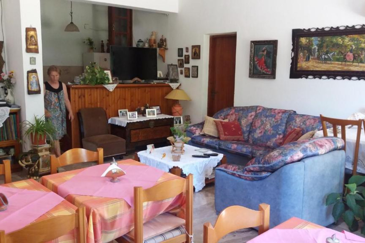 Alekos Rooms and Apartments