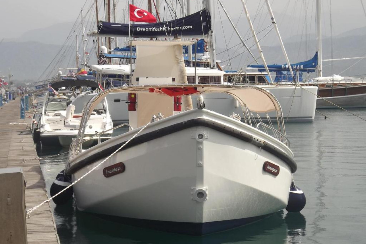 Alesta Yacht Hotel