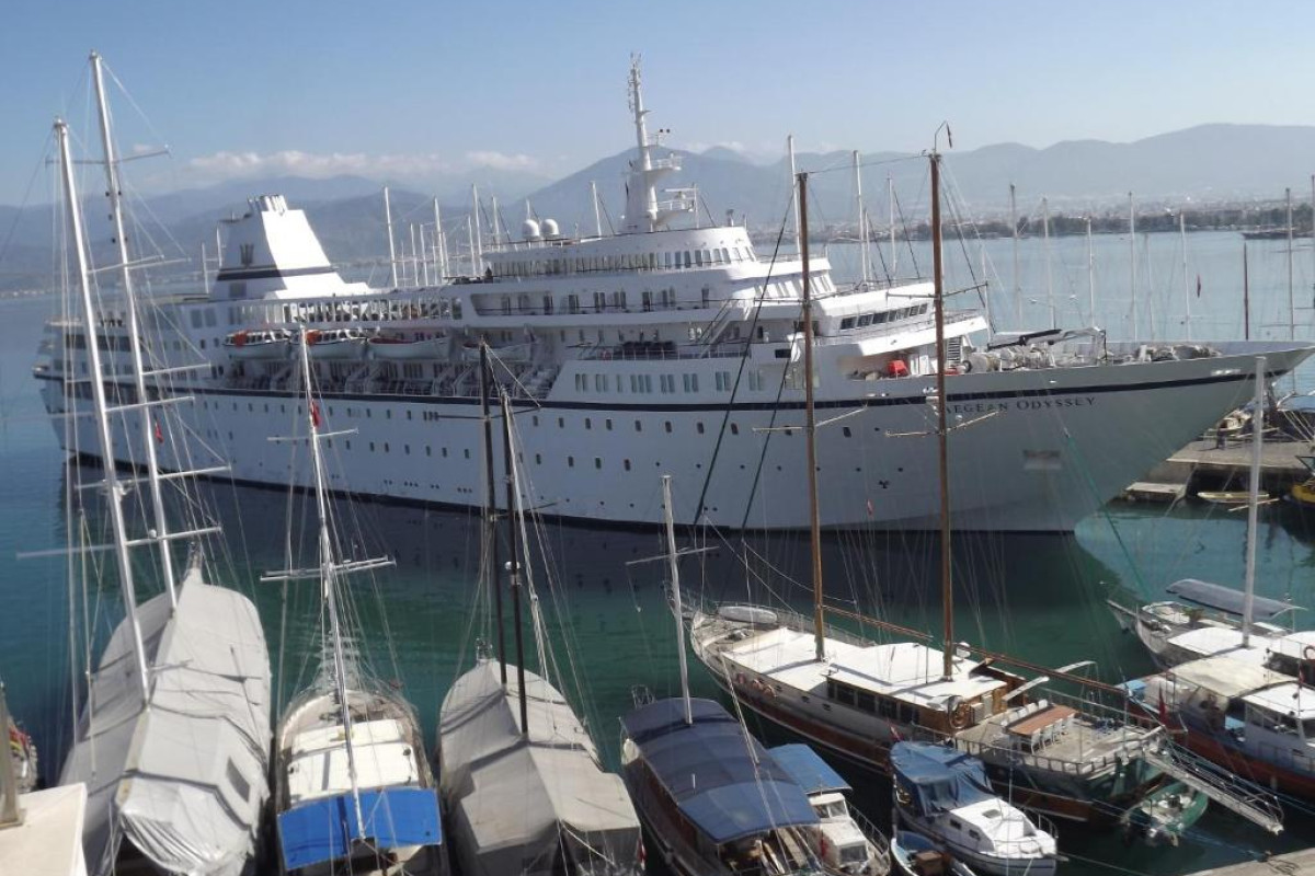 Alesta Yacht Hotel