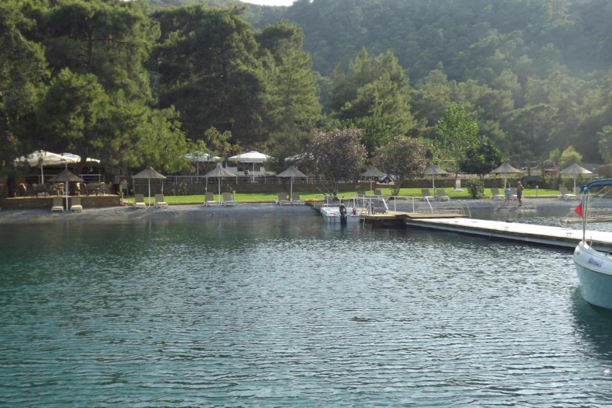 Alesta Yacht Hotel