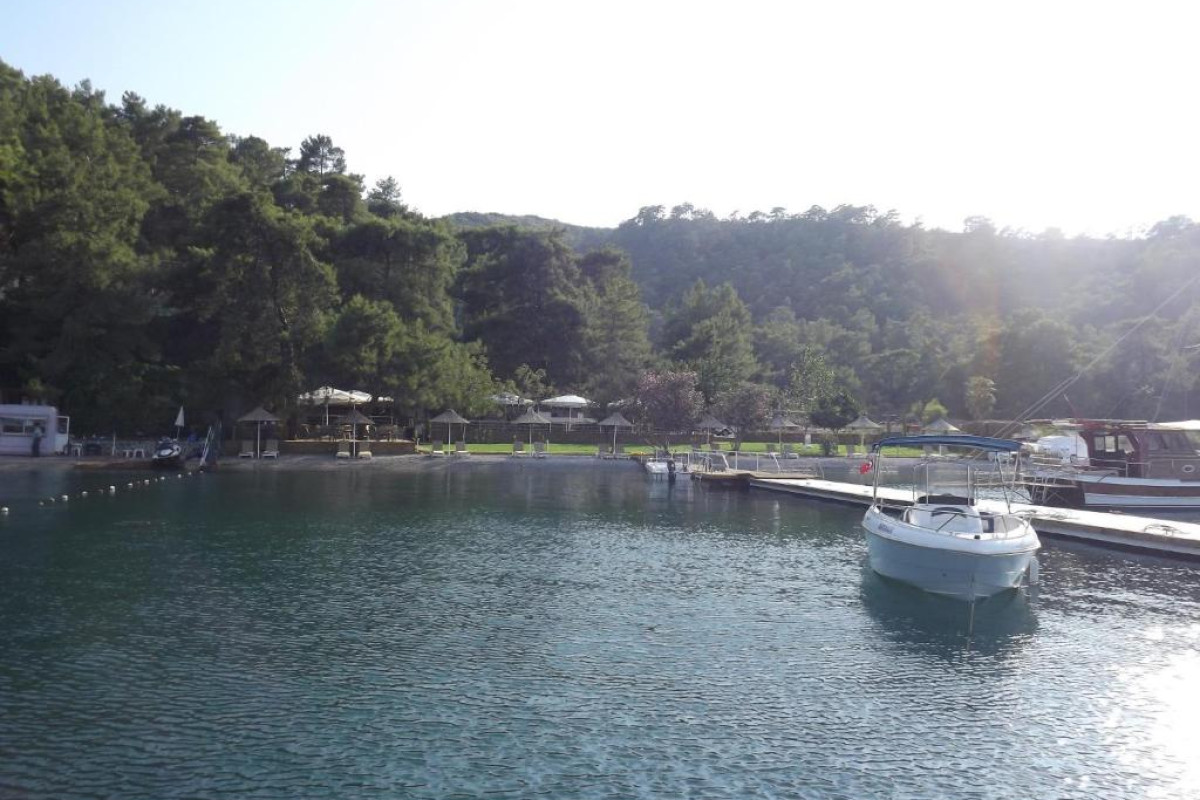 Alesta Yacht Hotel