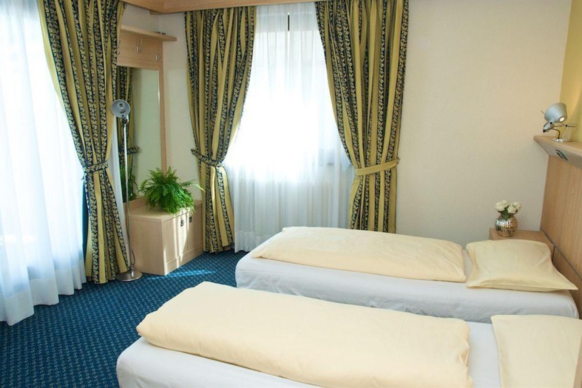 Alexander Charme Hotel