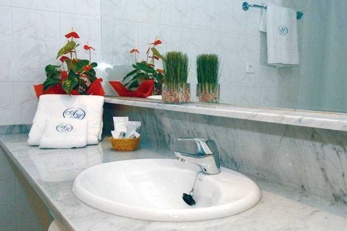 Alexandra Aparthotel