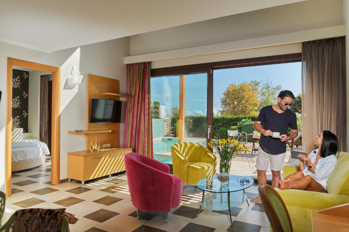 ALEXANDRA GOLDEN BOUTIQUE - GOLDEN BEACH