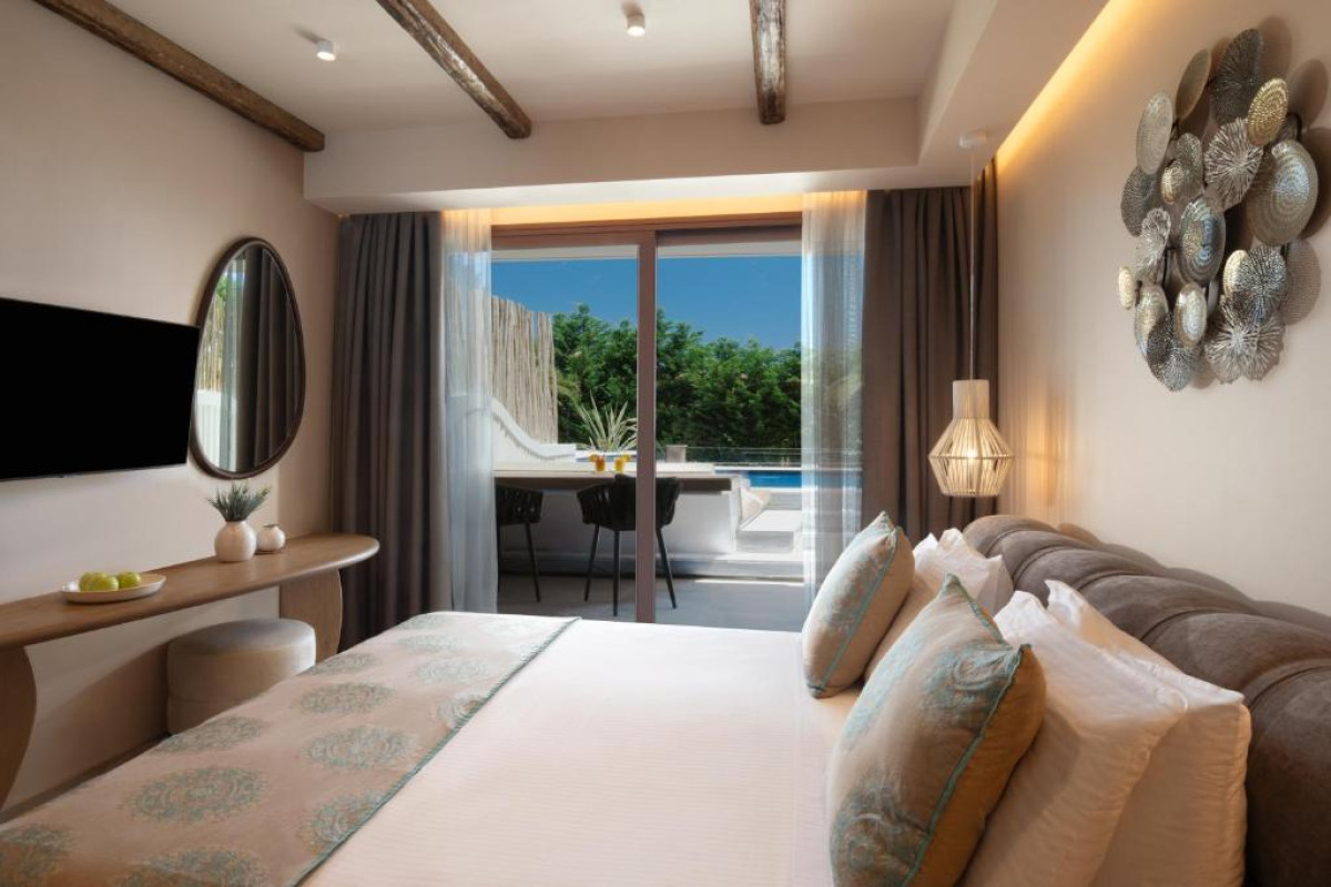 ALEXANDRA GOLDEN BOUTIQUE - GOLDEN BEACH