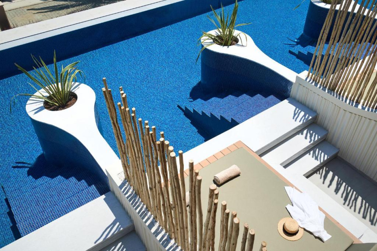 ALEXANDRA GOLDEN BOUTIQUE - GOLDEN BEACH