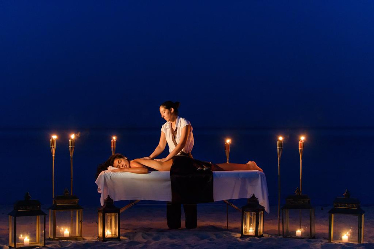 ALEXANDRA GOLDEN BOUTIQUE - GOLDEN BEACH