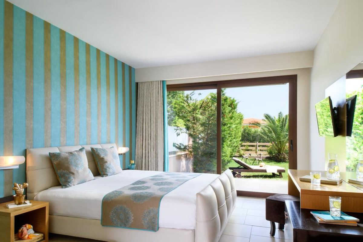 ALEXANDRA GOLDEN BOUTIQUE - GOLDEN BEACH