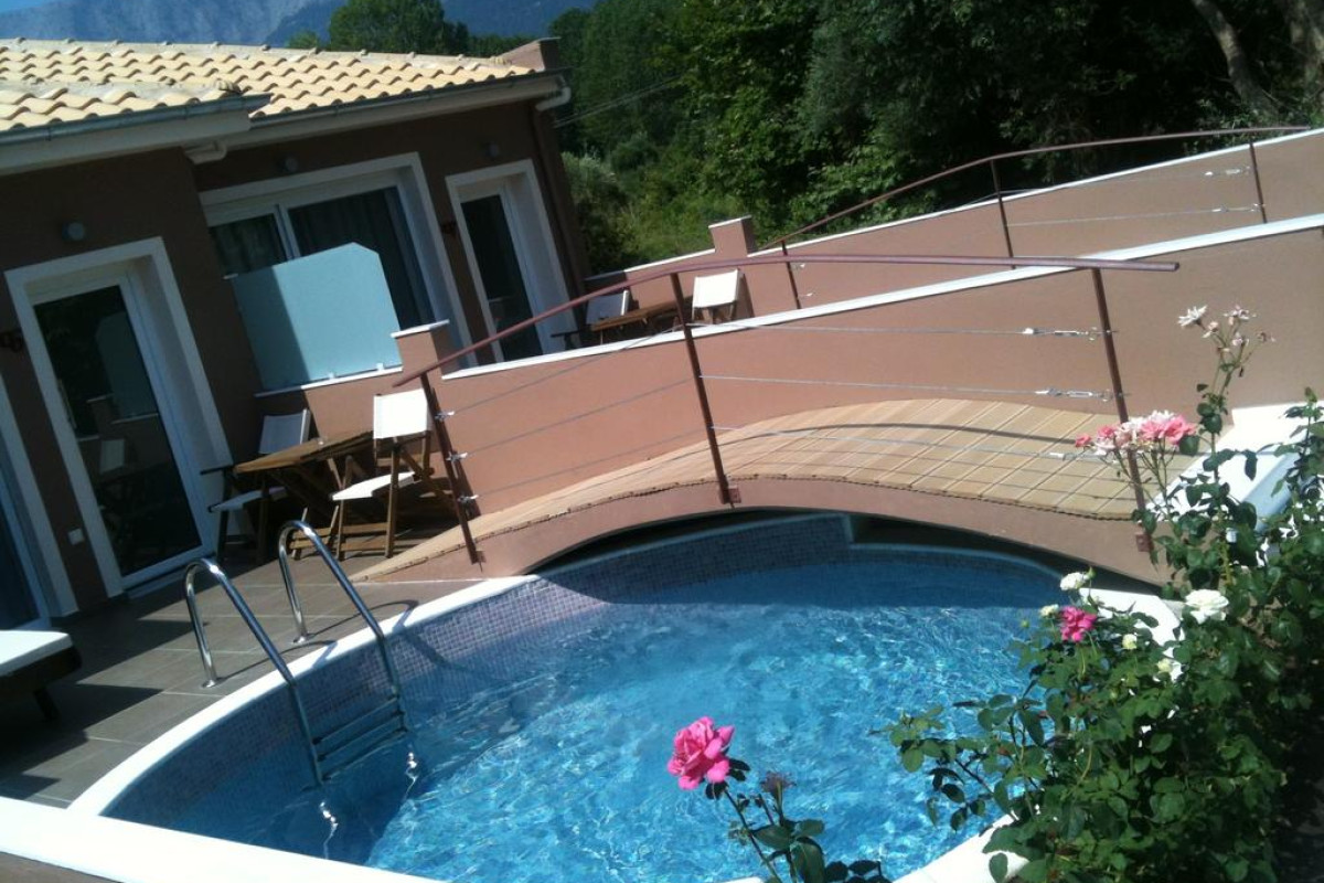 ALEXANDRA GOLDEN BOUTIQUE - GOLDEN BEACH