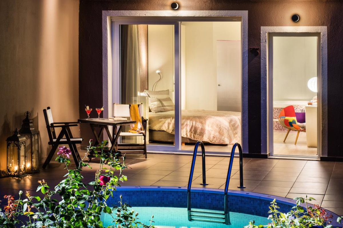 ALEXANDRA GOLDEN BOUTIQUE - GOLDEN BEACH