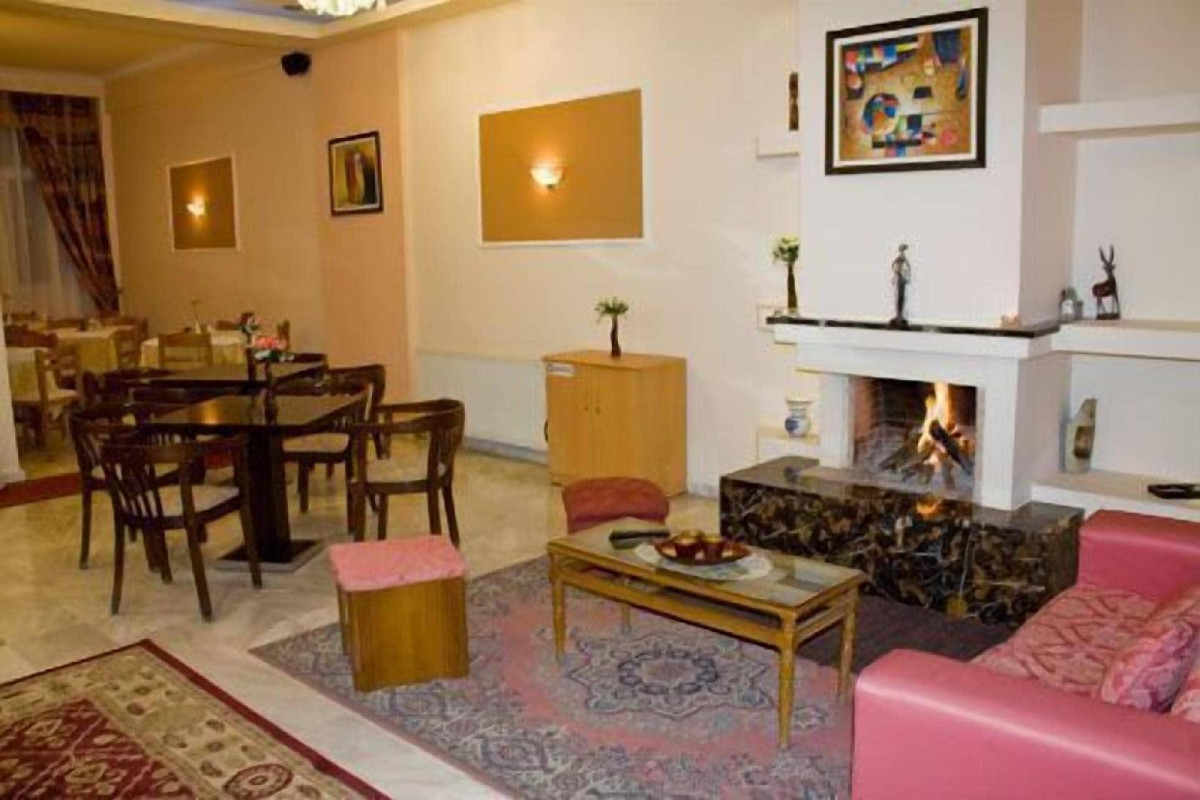 Alexiou Hotel