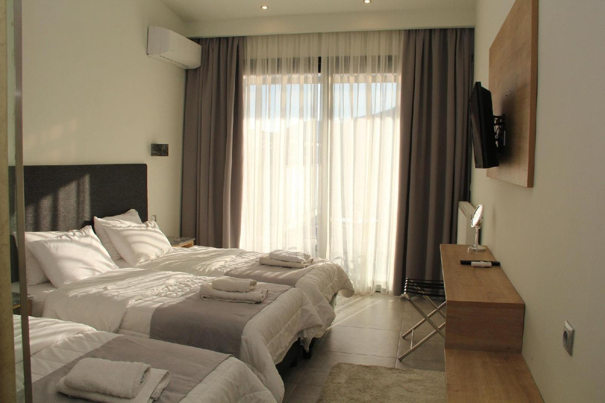 Alexiou Hotel