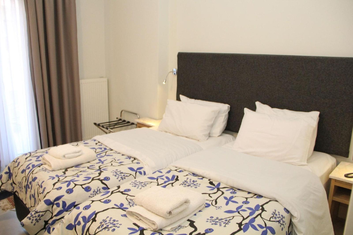 Alexiou Hotel