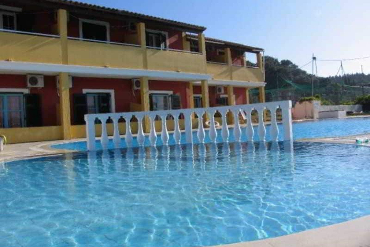 ALEXIS POOL APARTMENTS