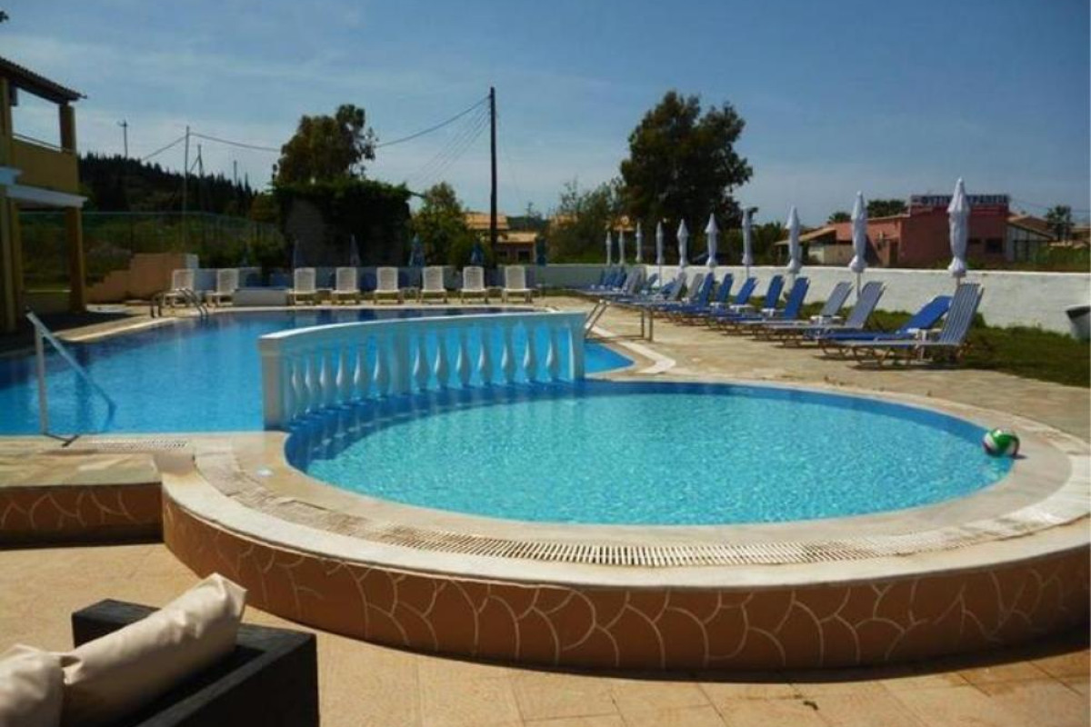 ALEXIS POOL APARTMENTS