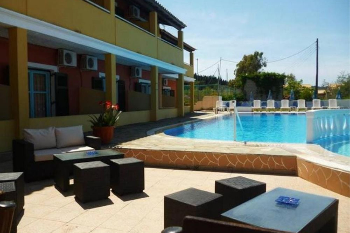 ALEXIS POOL APARTMENTS