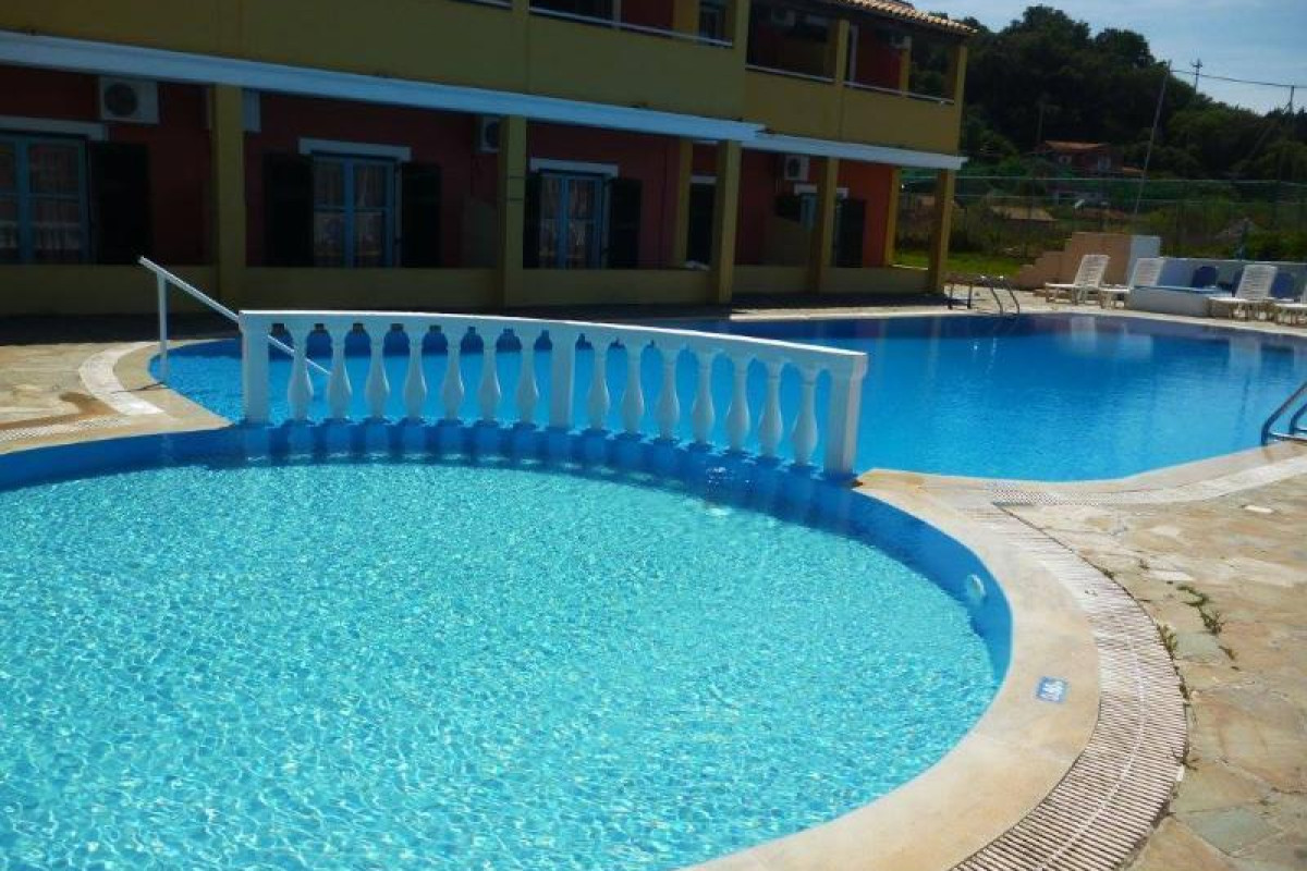 ALEXIS POOL APARTMENTS