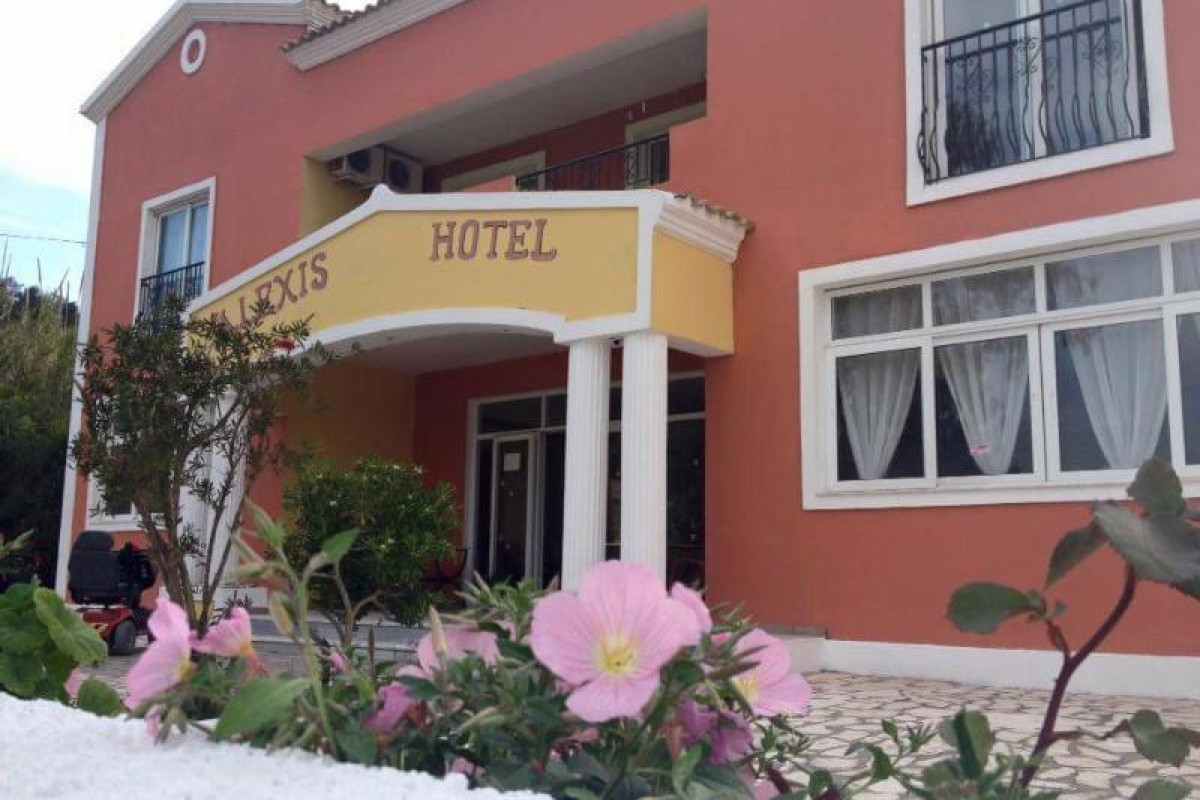 ALEXIS POOL APARTMENTS