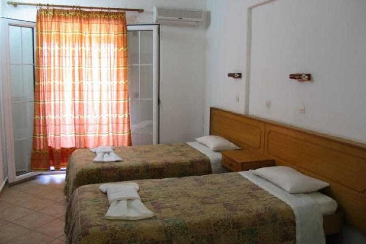 ALEXIS POOL APARTMENTS