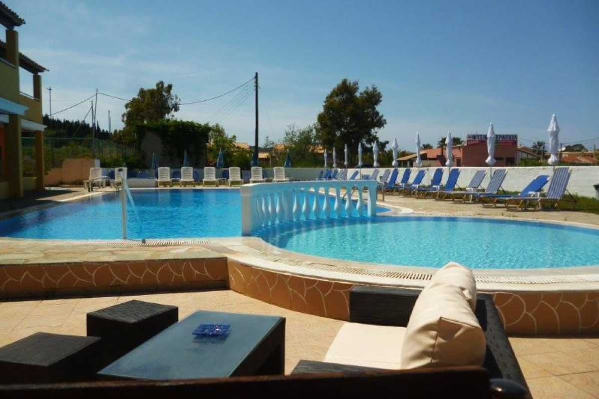 ALEXIS POOL APARTMENTS