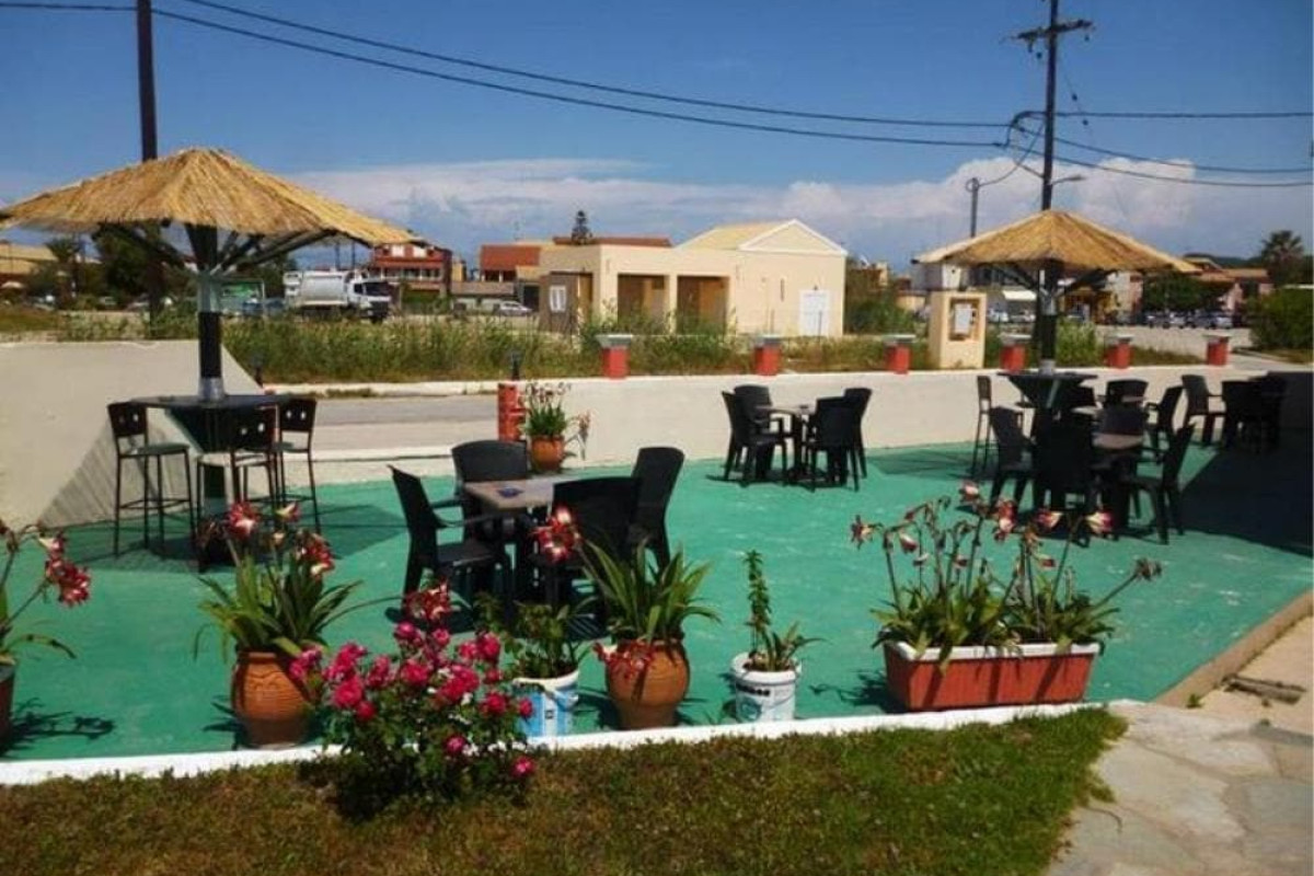 ALEXIS POOL APARTMENTS